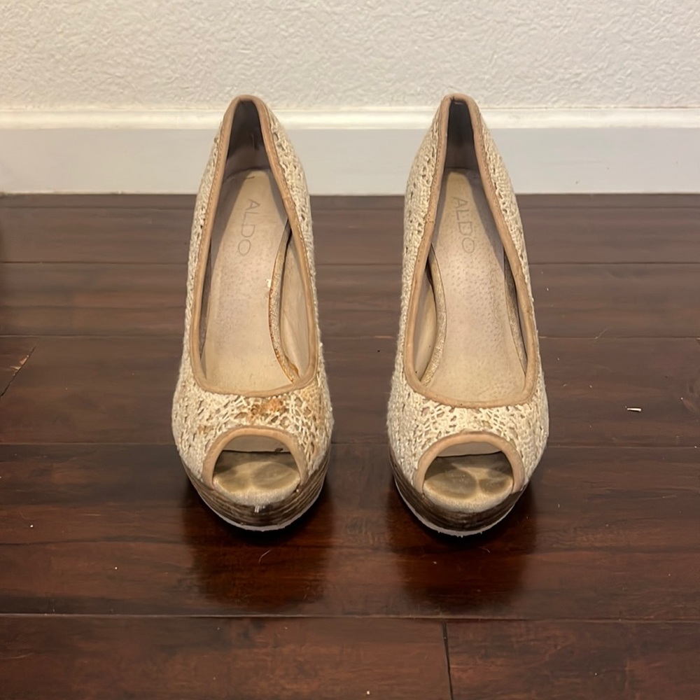 Aldo size 38 beige cream lace heels